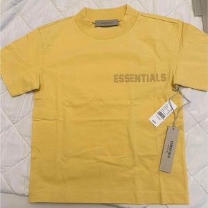 Women’s Essentials T-Shirt brand new
